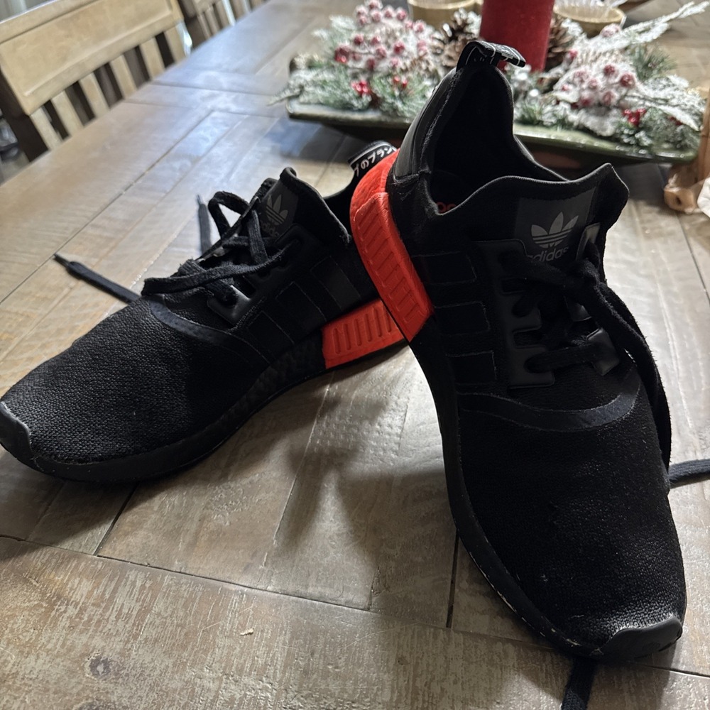 Men's 10.5- Adidas NMD R1 Core‎ Black Solar Red